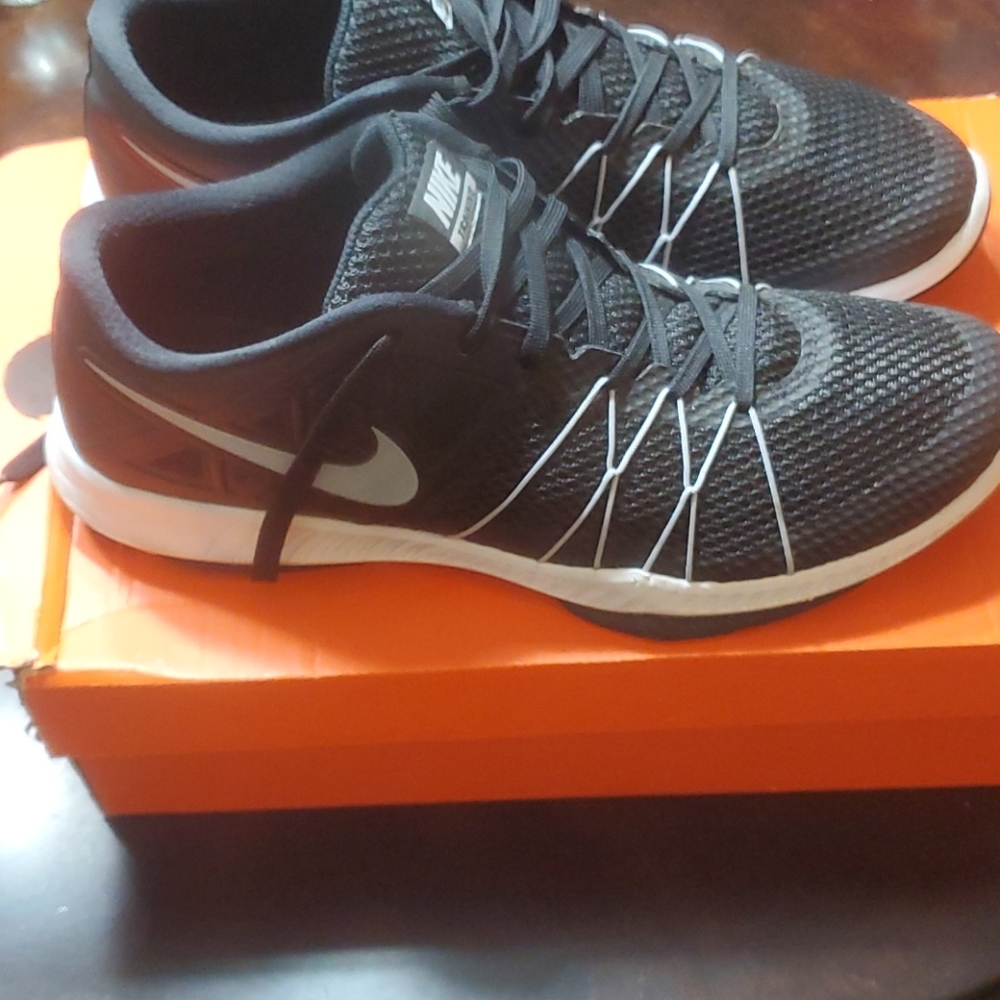 NIKE TRAINING